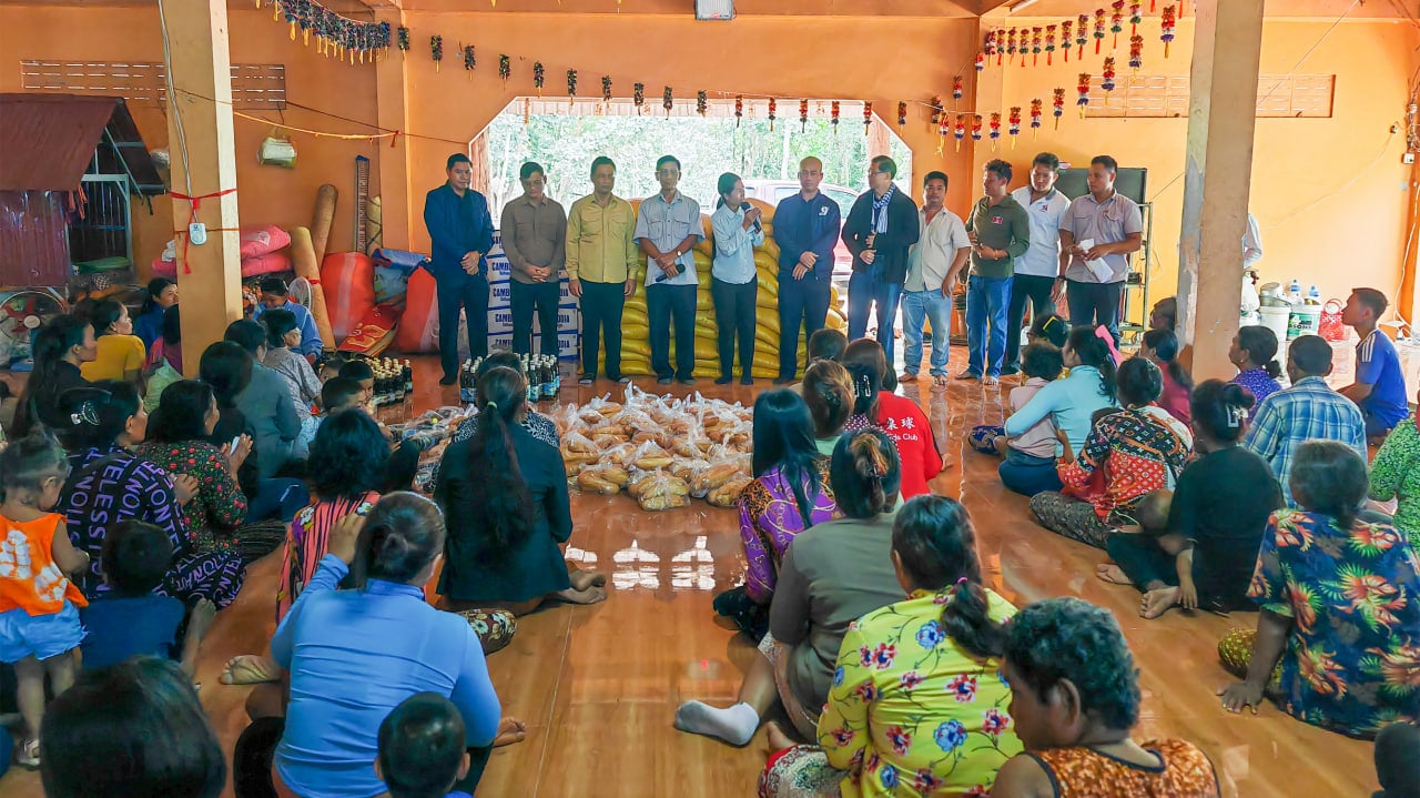 Royal Angkor Hospital and Royal Phnom Penh Hospital have participated in humanitarian activities to help provide food to refugee families