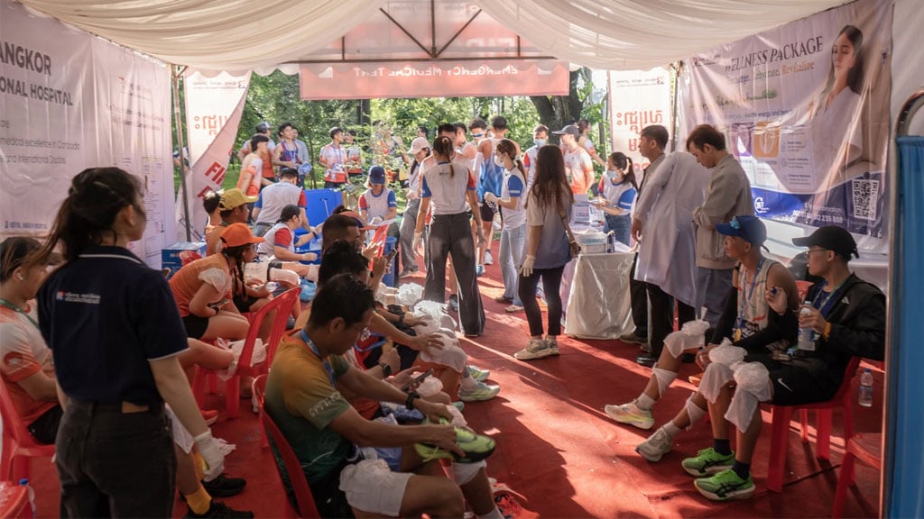 Royal Angkor International Hospital Contributes to Social Initiatives and Actively Ensures Safety and Health at the Angkor Empire Marathon 2026
